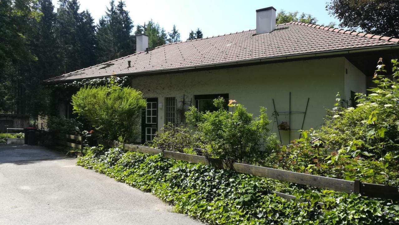 Ferienhaus Am Waldrand Villa Ampflwang im Hausruckwald Exterior foto